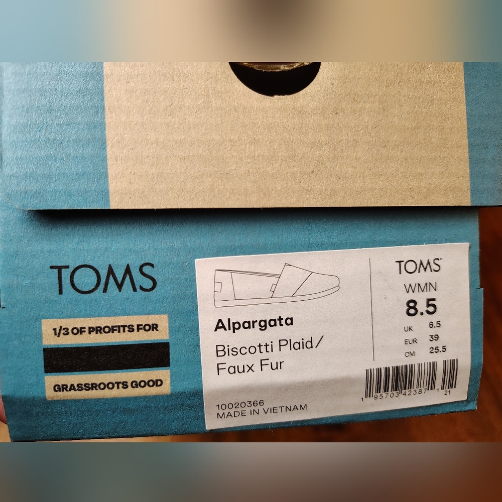 NWT TOMS Cozy Chenille Faux Fur Lined Slip On Alpargatas in Biscotti Plaid, 8.5 - Picture 9 of 10